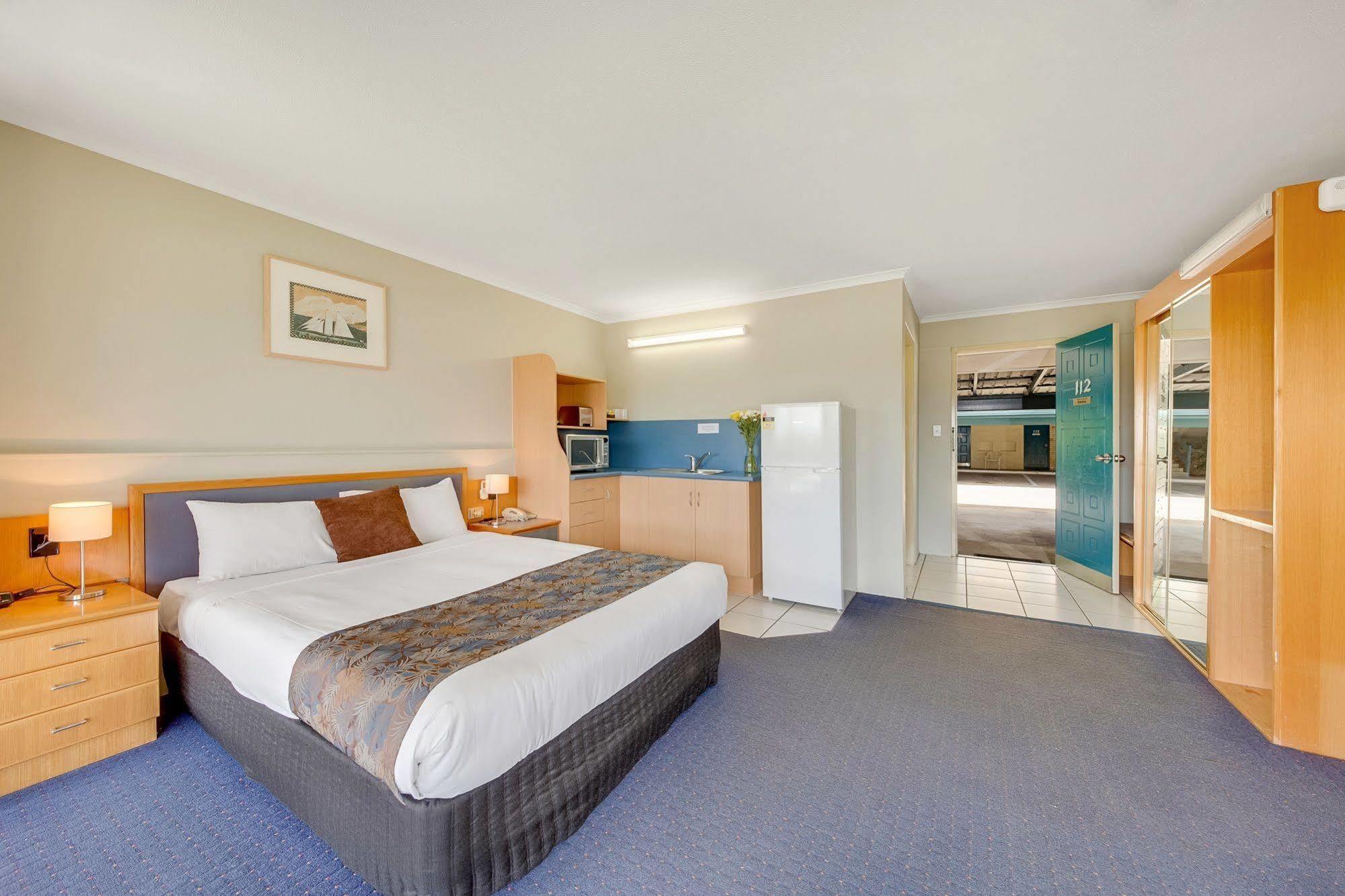Gladstone Palms Motor Inn מראה חיצוני תמונה