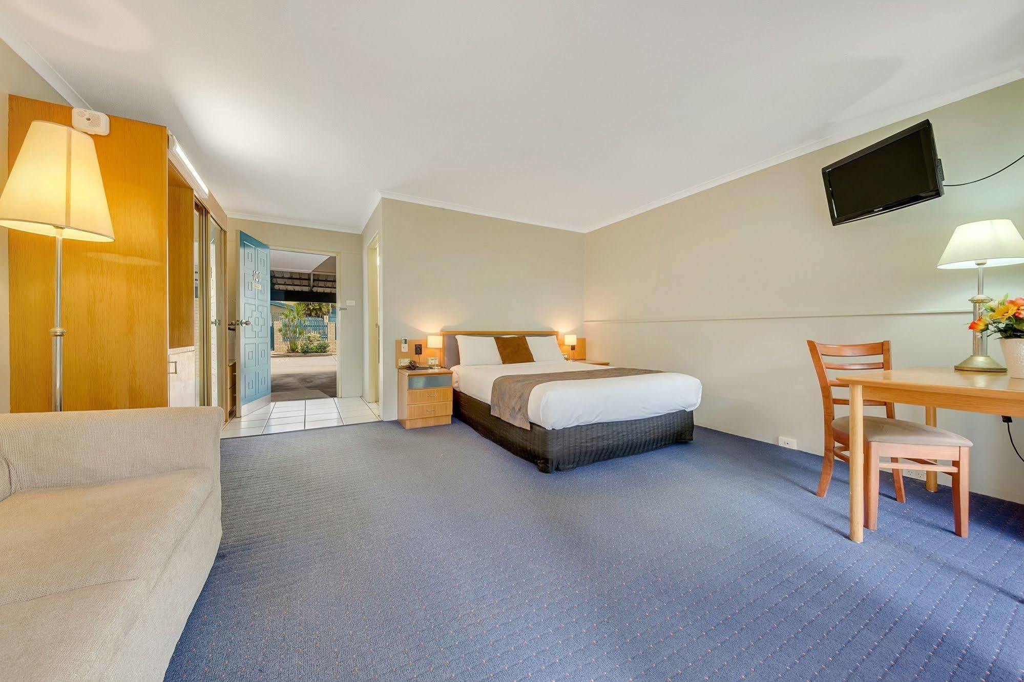 Gladstone Palms Motor Inn מראה חיצוני תמונה