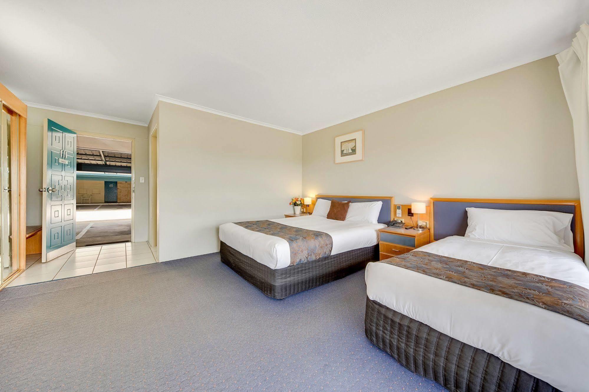 Gladstone Palms Motor Inn מראה חיצוני תמונה