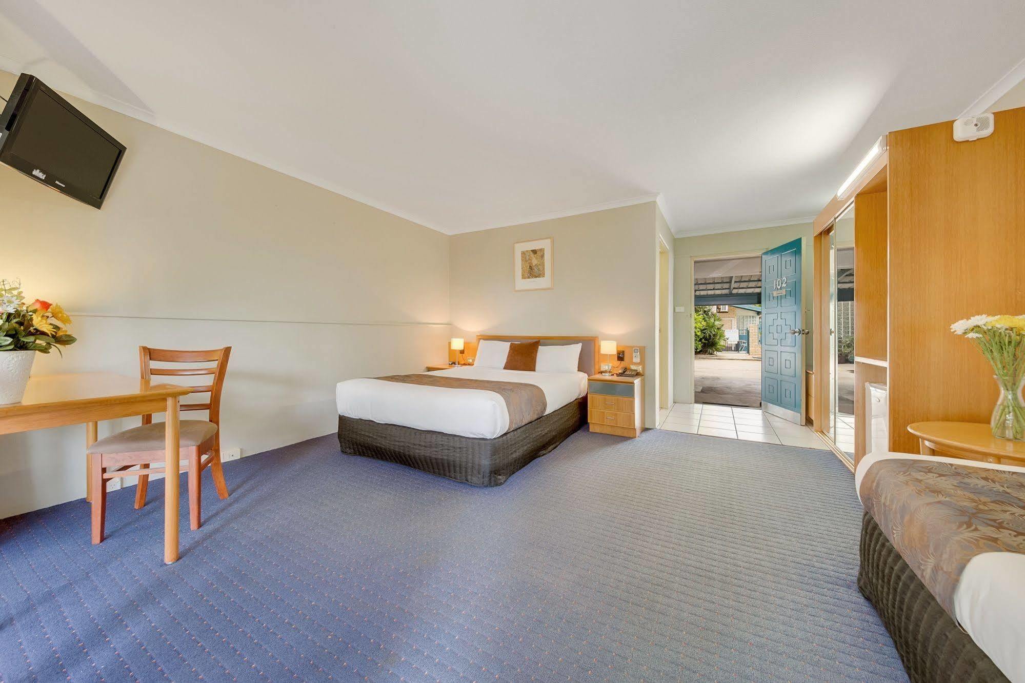 Gladstone Palms Motor Inn מראה חיצוני תמונה