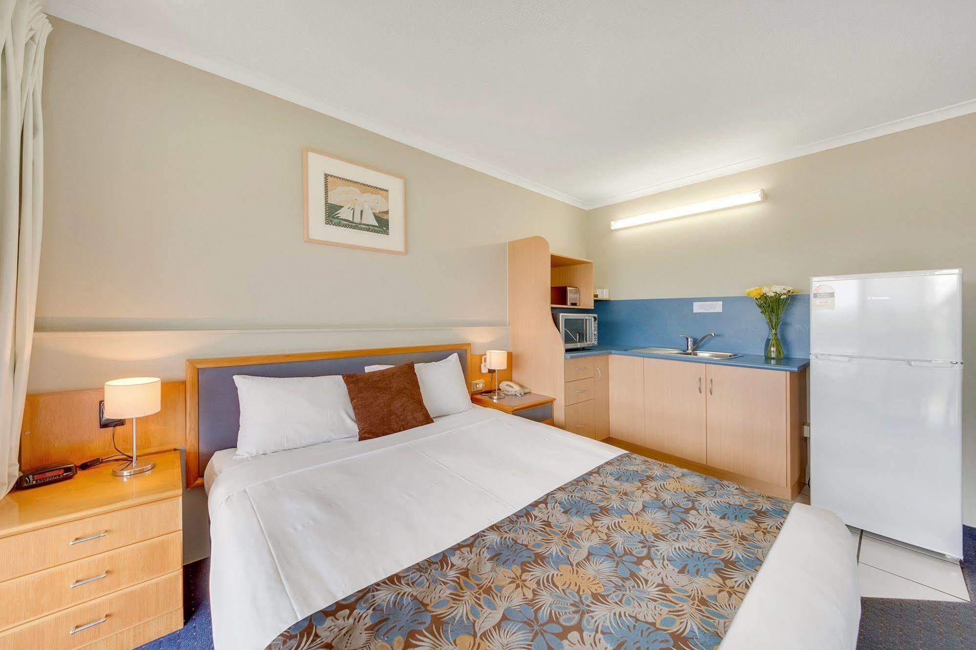 Gladstone Palms Motor Inn מראה חיצוני תמונה