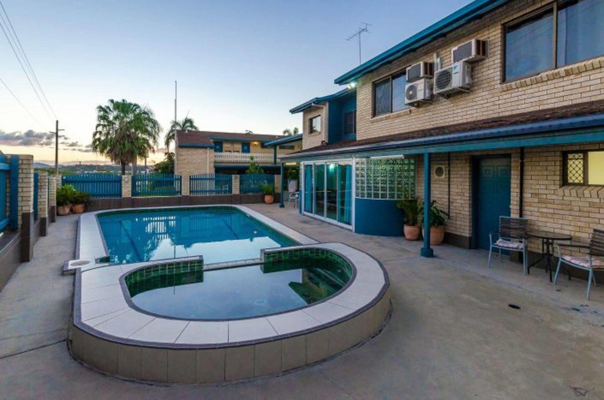 Gladstone Palms Motor Inn מראה חיצוני תמונה